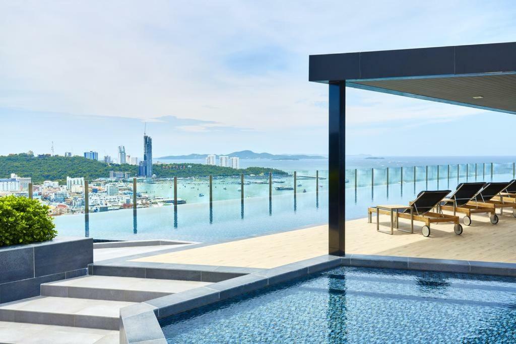 The Base Condo Pattaya Exterior photo